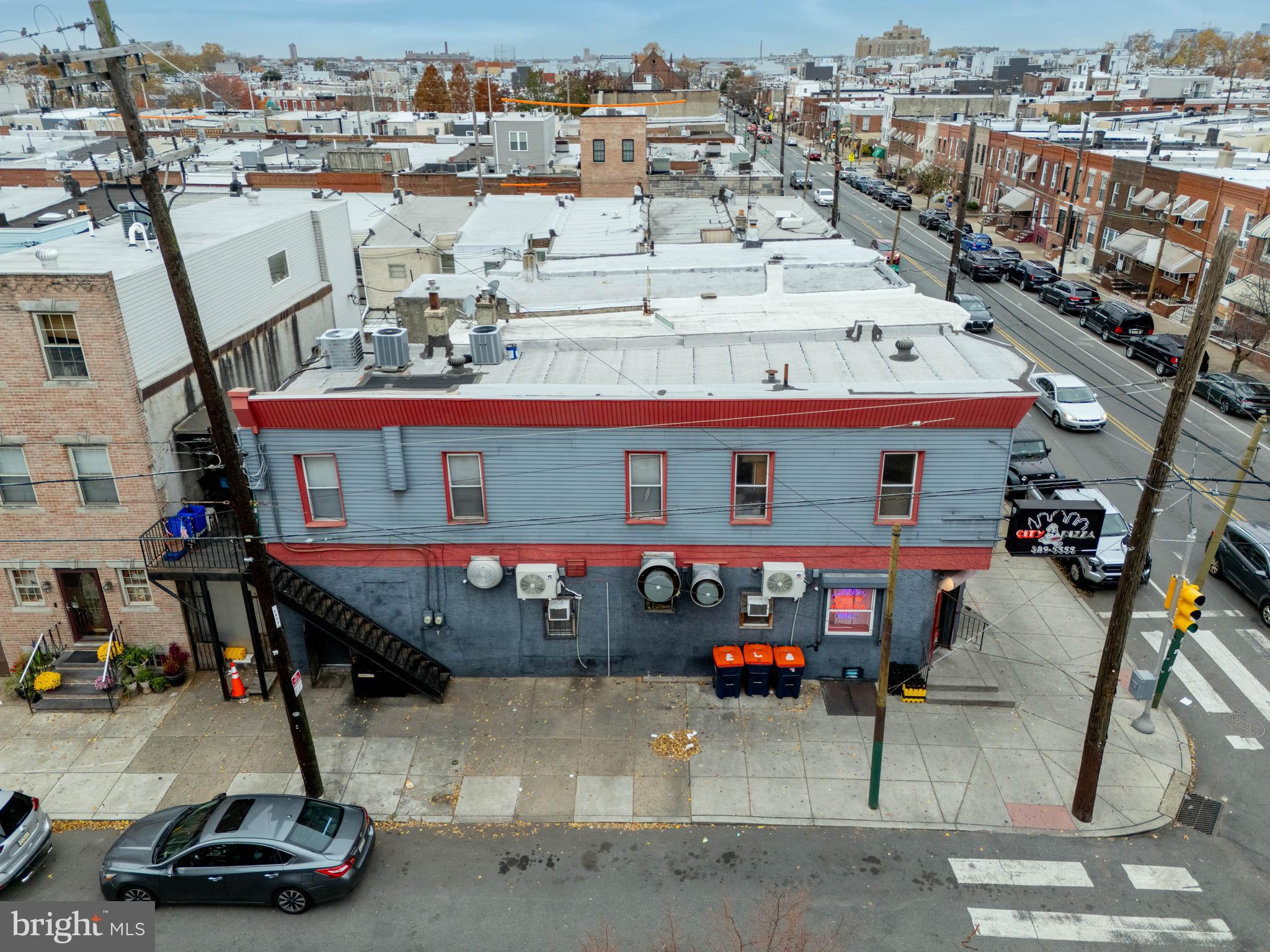 WHITMAN - Commercial Sale
