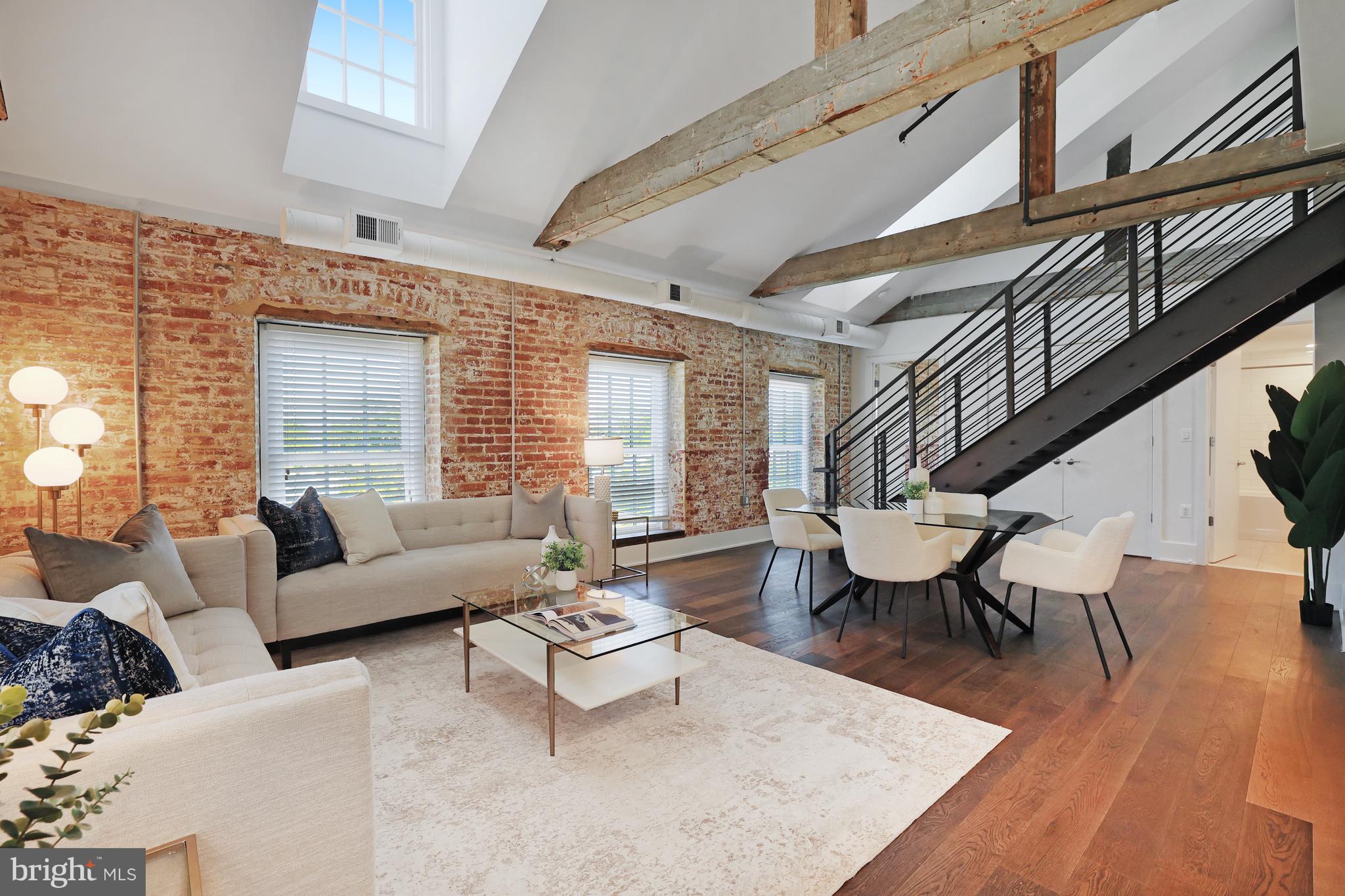 OLD TOWN ALEXANDRIA - Residential