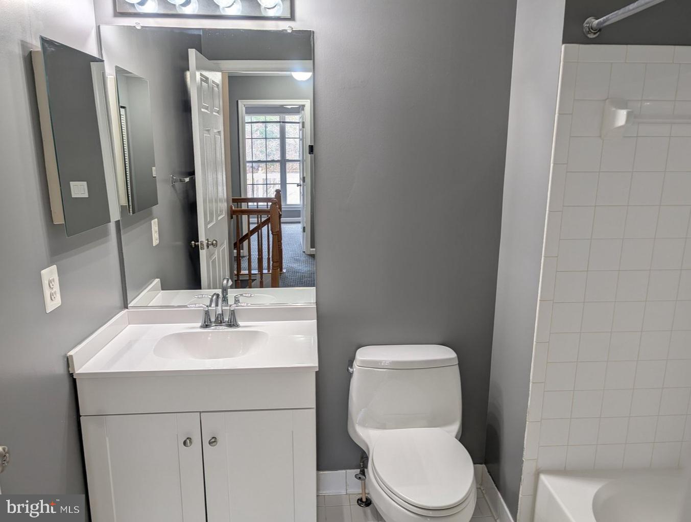 LINCOLN PARK - Residential Lease