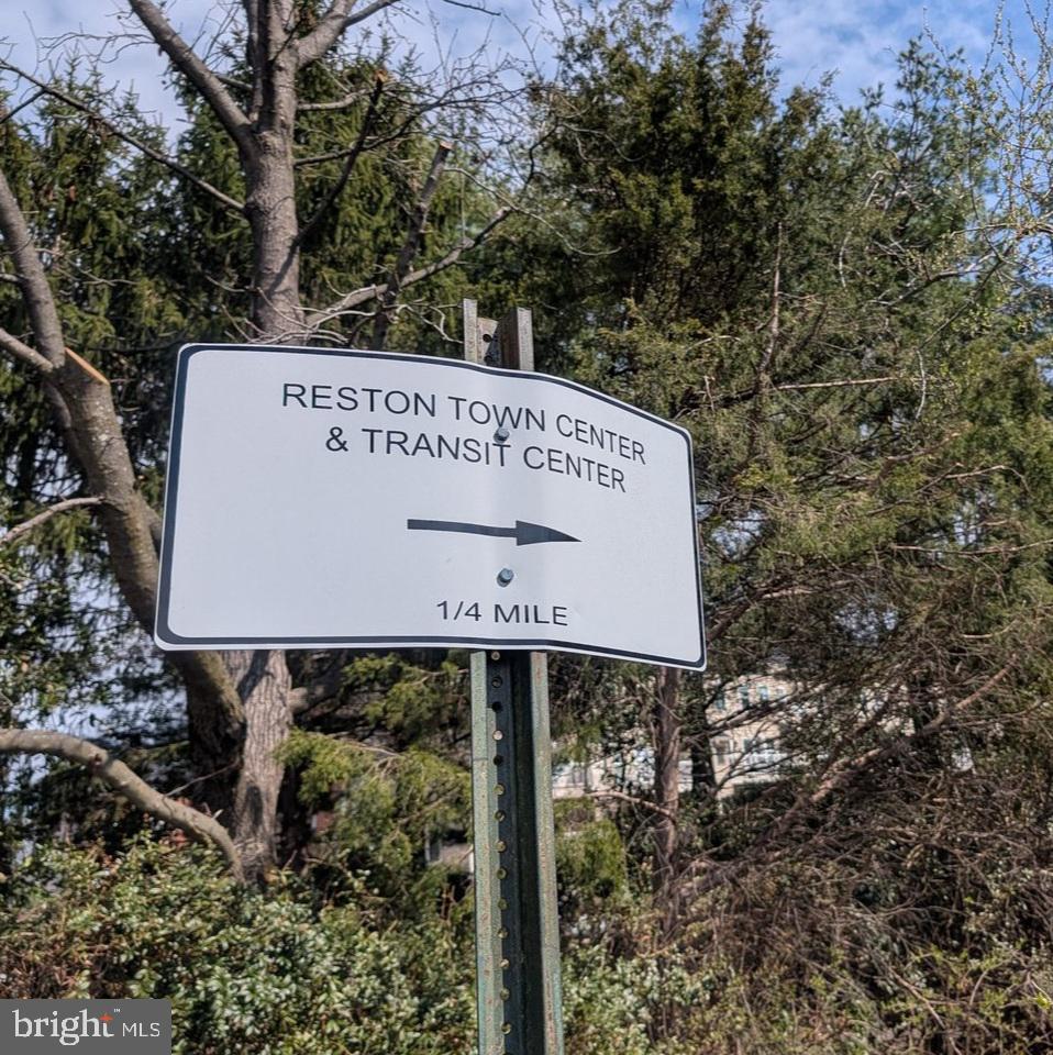 LINCOLN PARK - Residential Lease