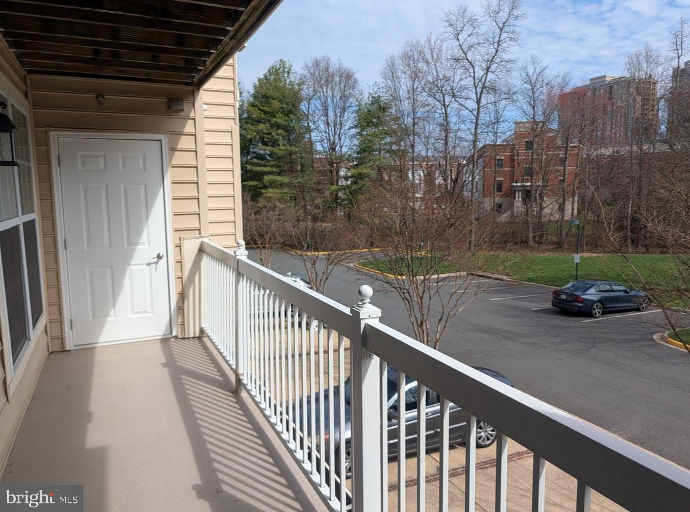 LINCOLN PARK - Residential Lease