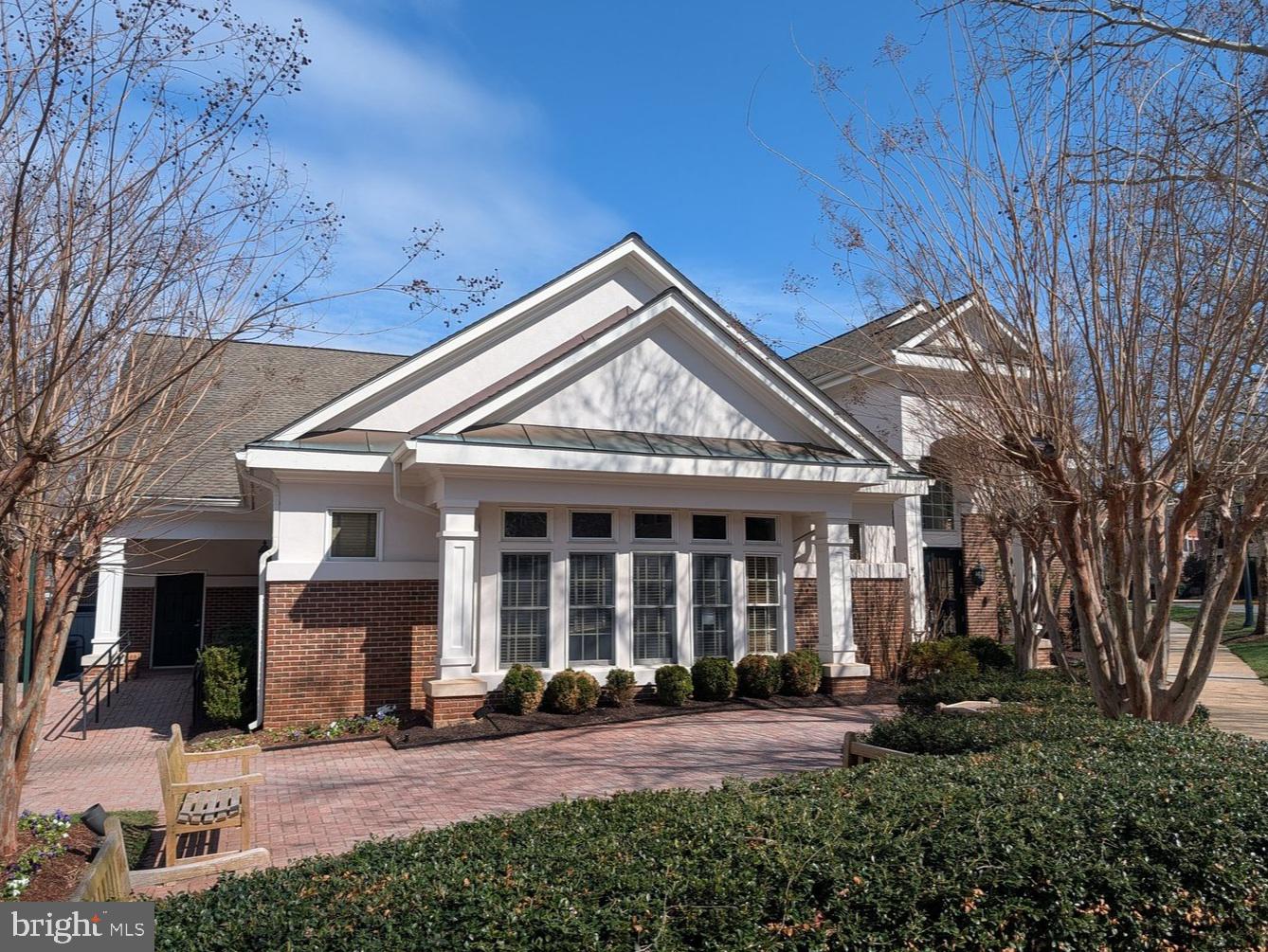 LINCOLN PARK - Residential Lease