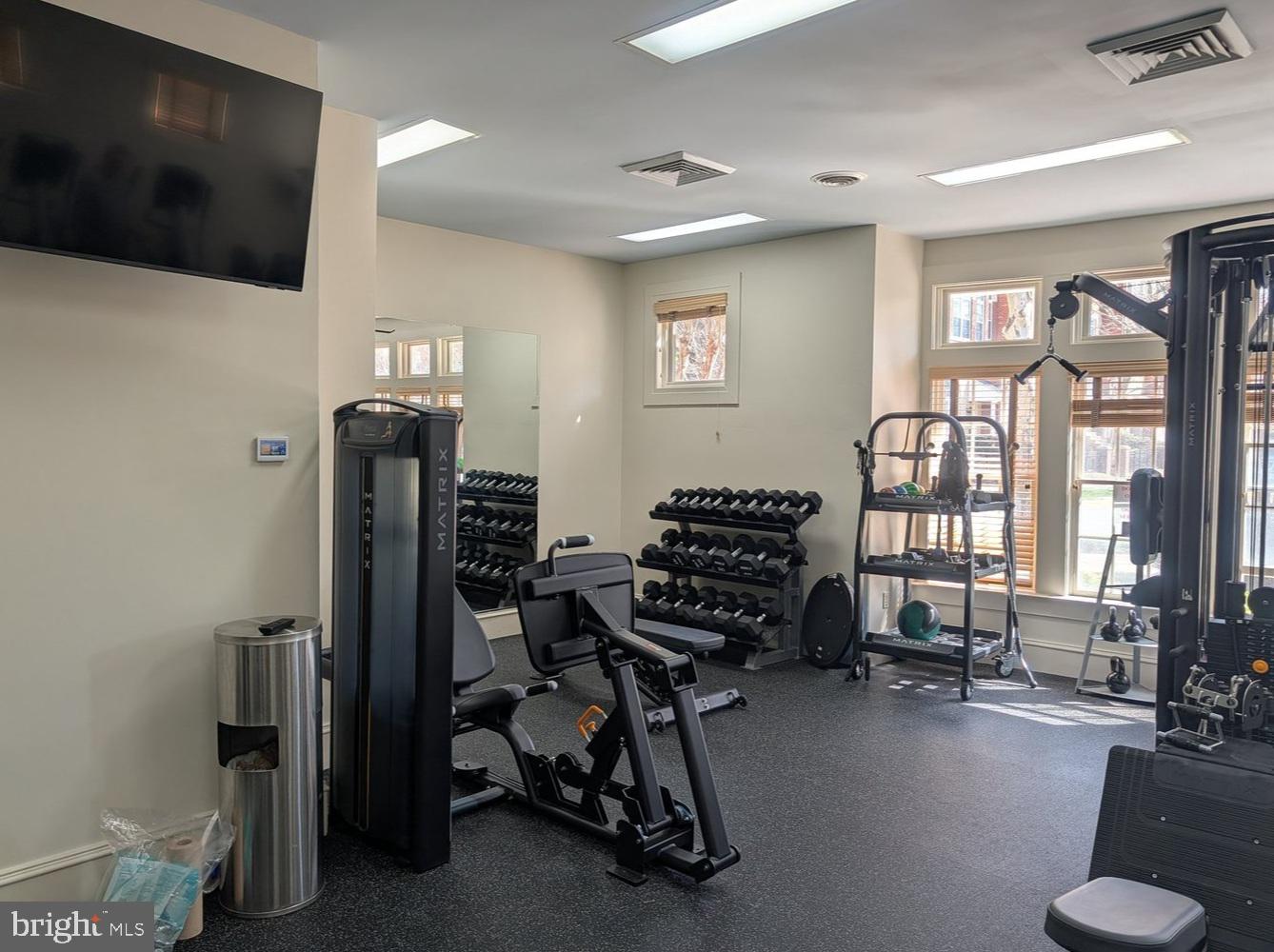 LINCOLN PARK - Residential Lease
