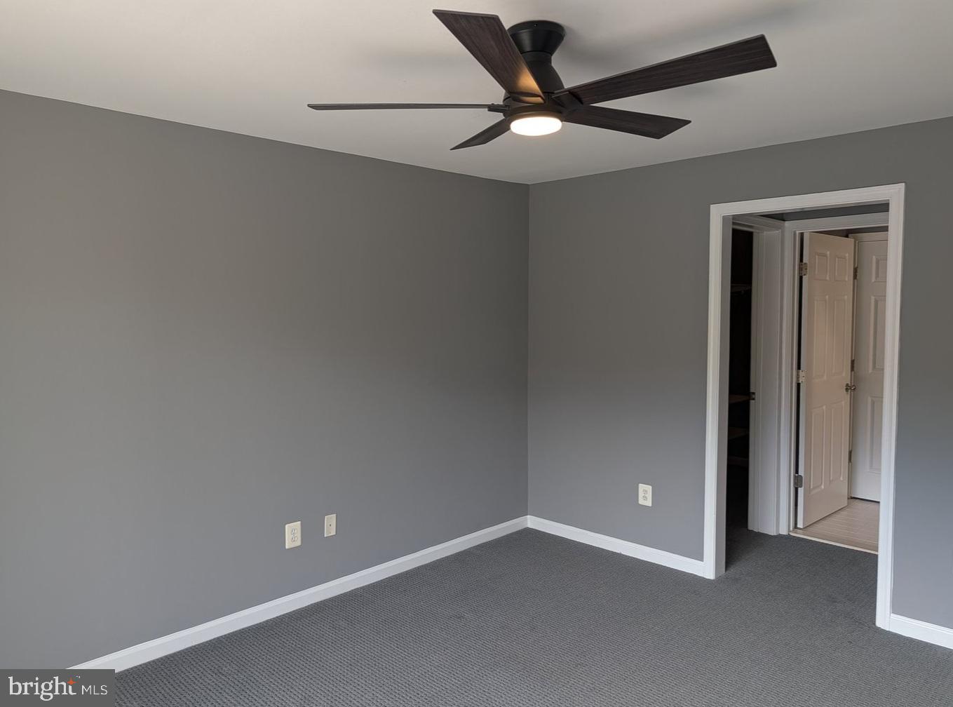 LINCOLN PARK - Residential Lease