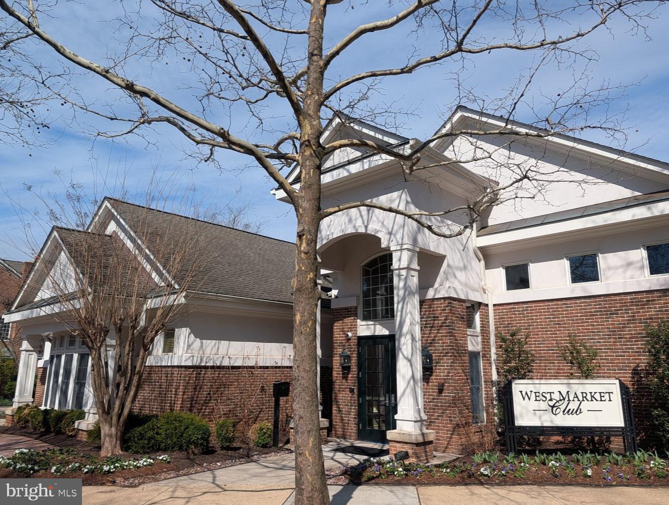 LINCOLN PARK - Residential Lease
