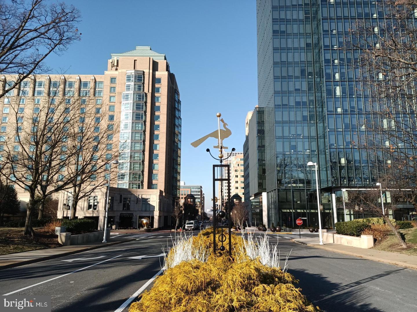 LINCOLN PARK - Residential Lease