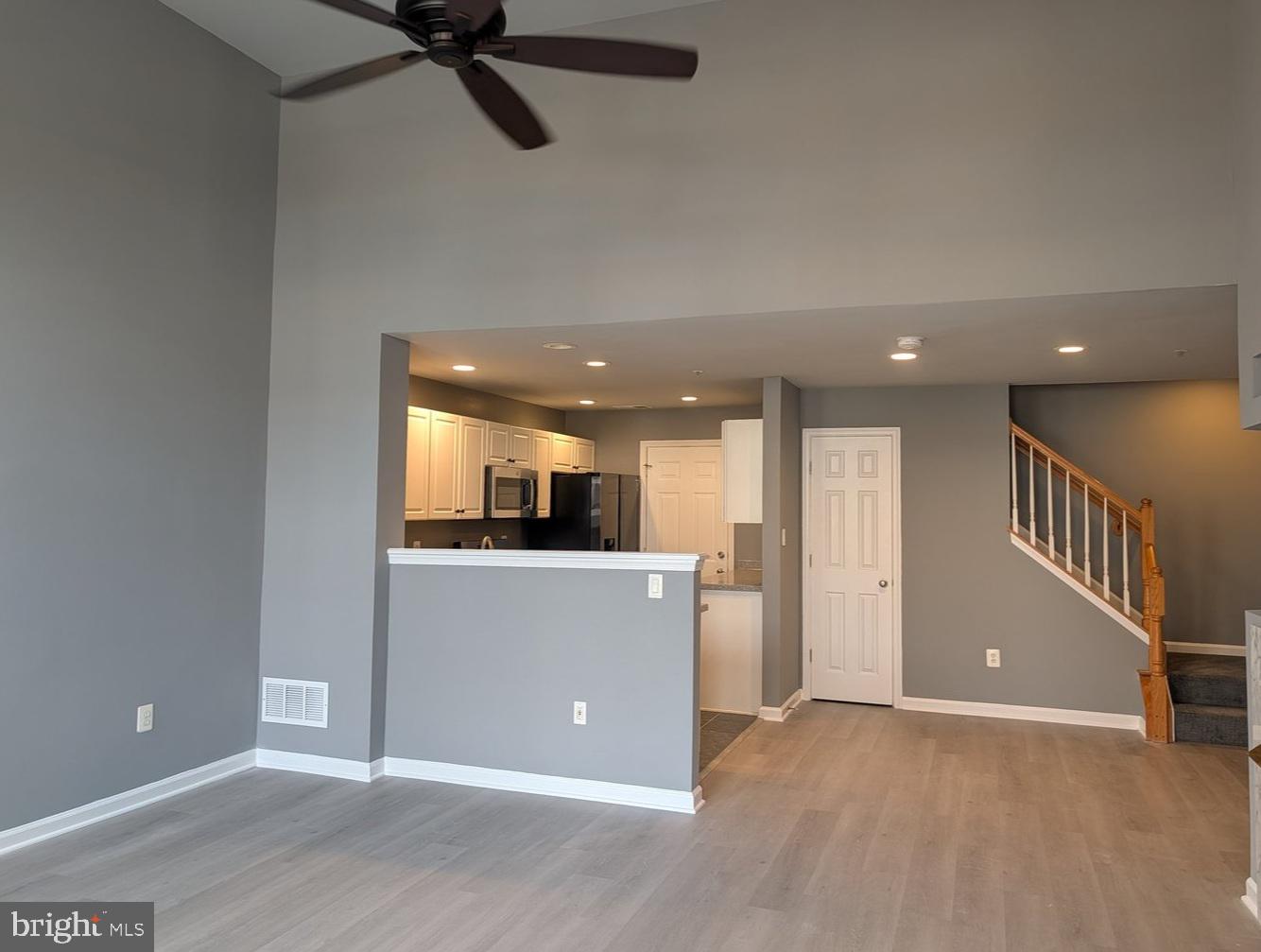LINCOLN PARK - Residential Lease