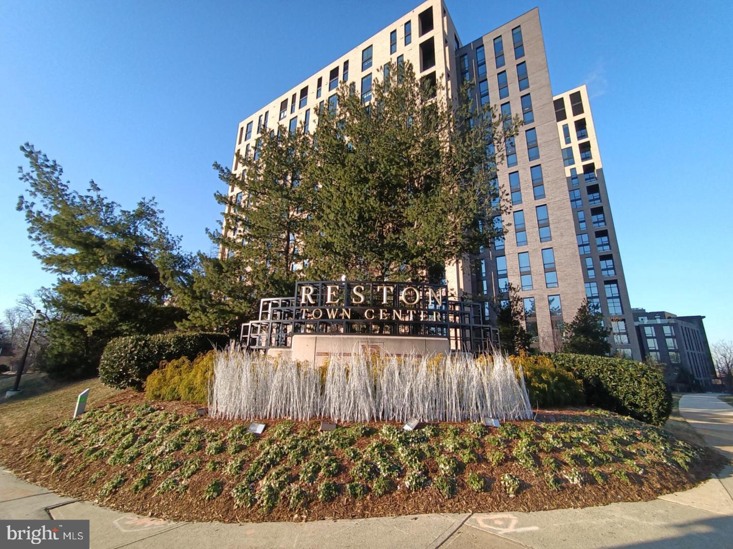 LINCOLN PARK - Residential Lease