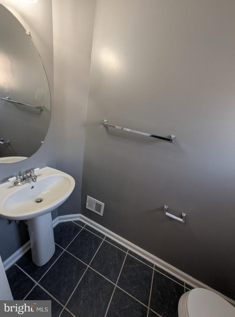 LINCOLN PARK - Residential Lease