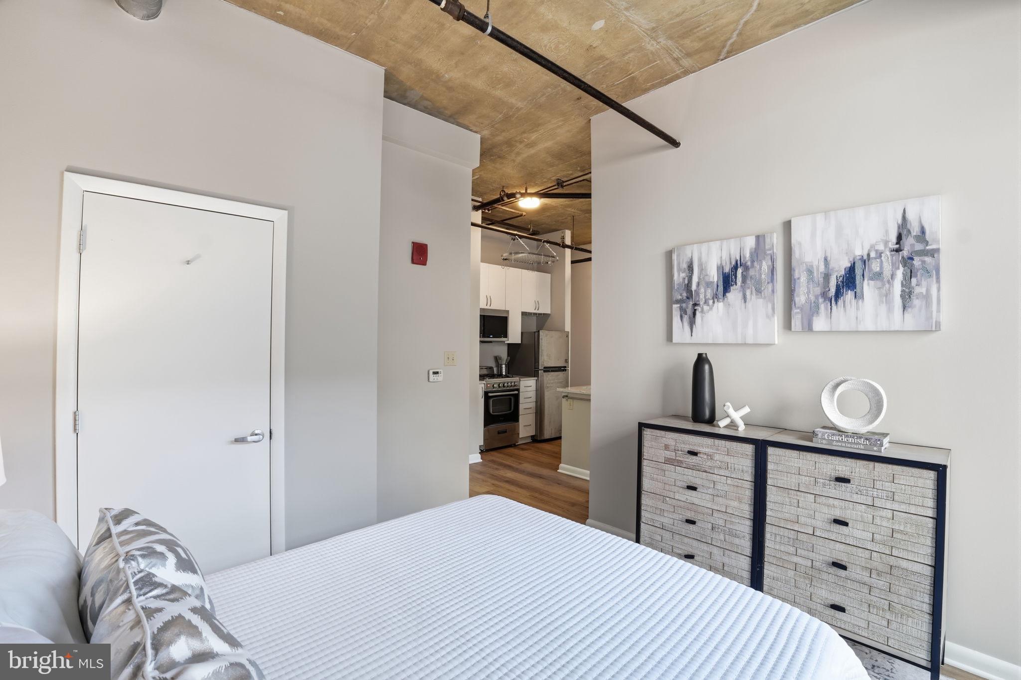 LOGAN CIRCLE - Residential