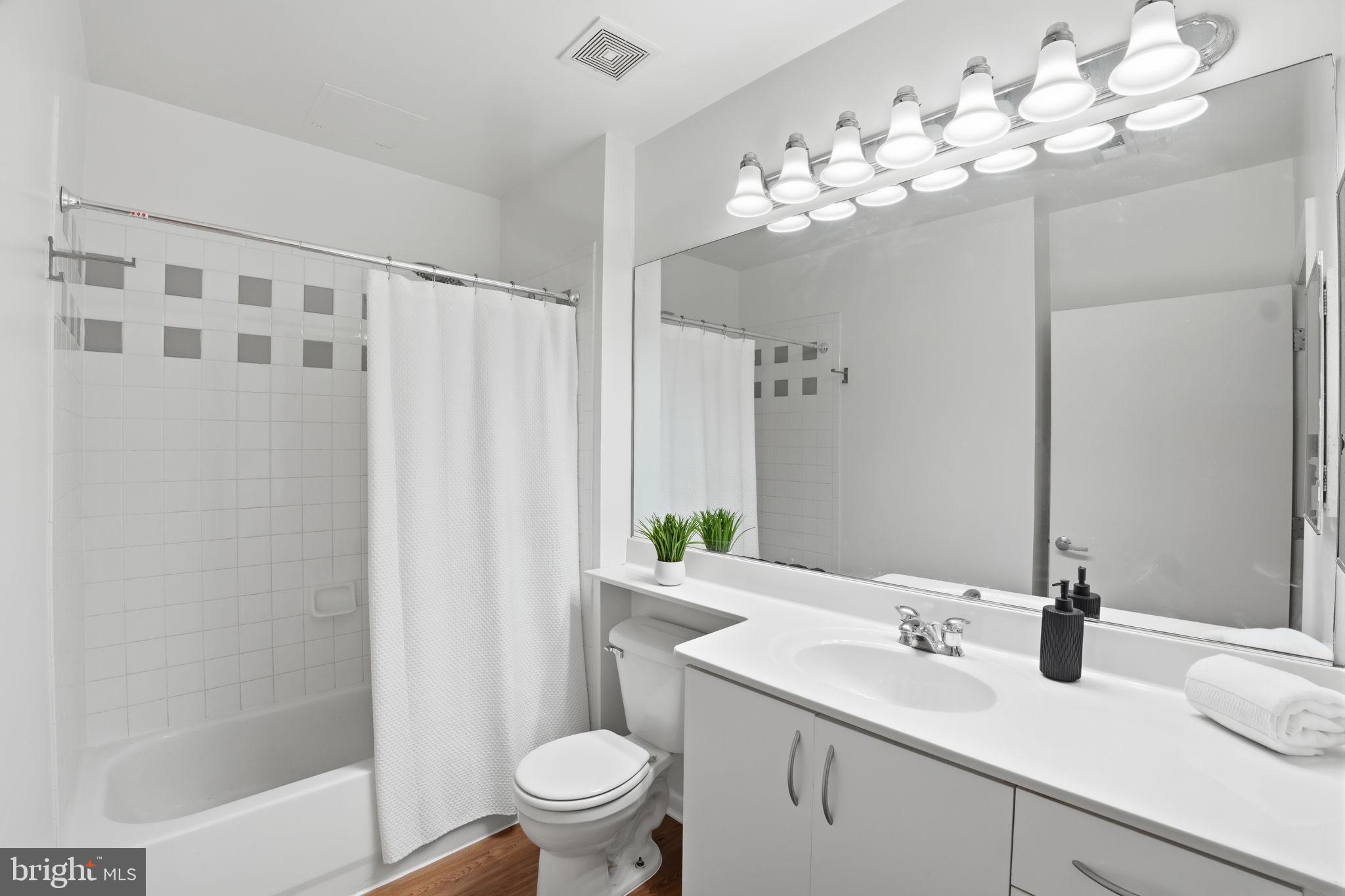 LOGAN CIRCLE - Residential