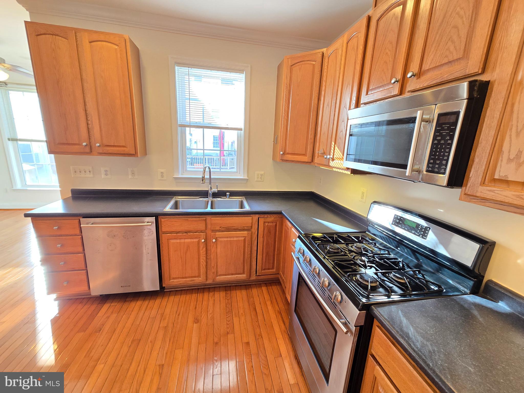 CAMDEN CROSSING - Residential
