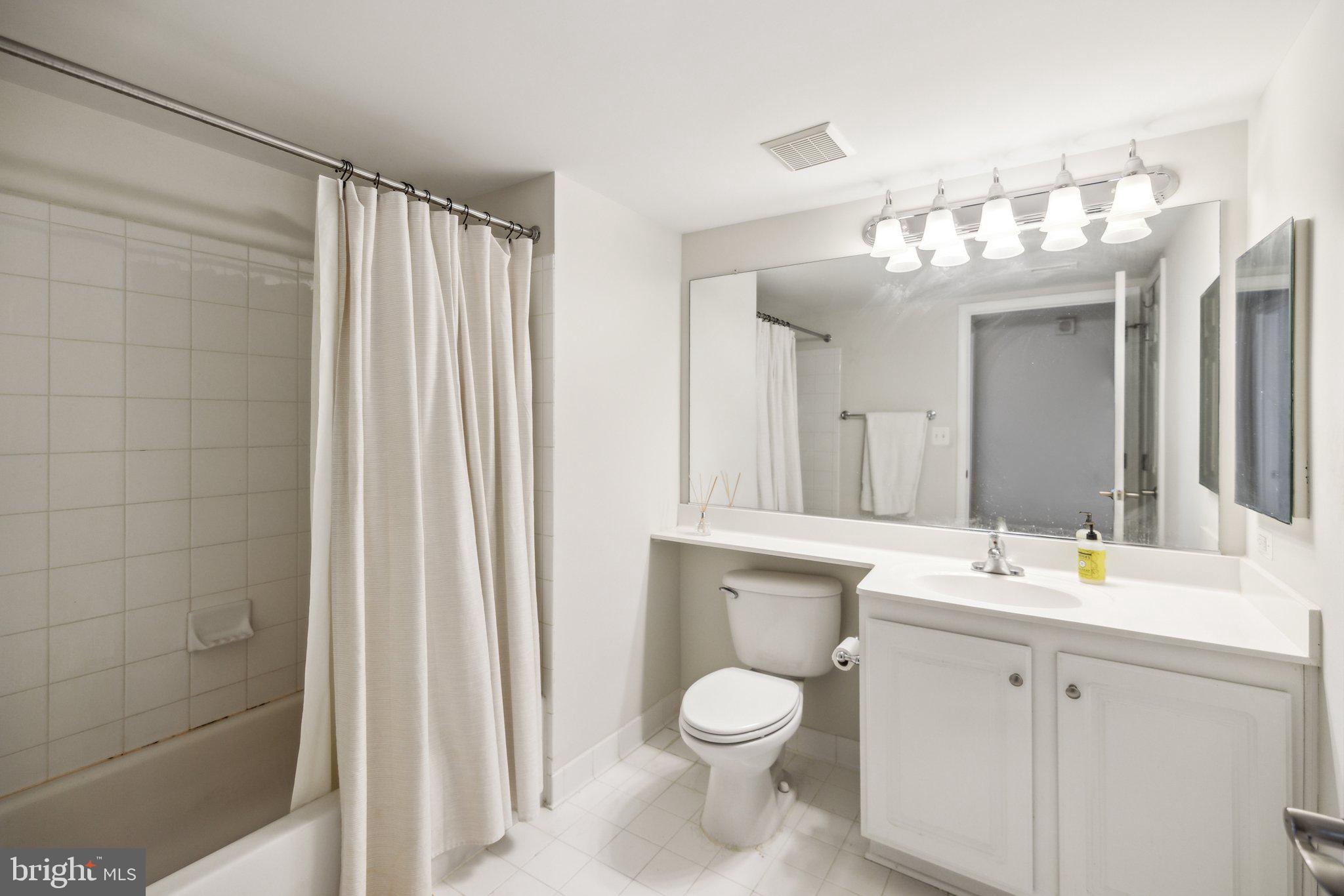 GALLERY AT WHITE FLINT - Residential Lease