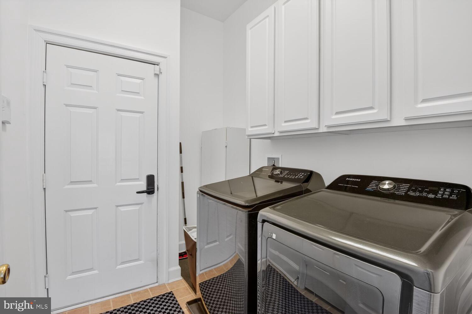 KENTLANDS - Residential