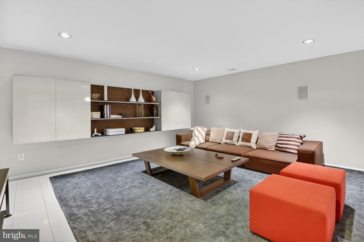KENTLANDS - Residential