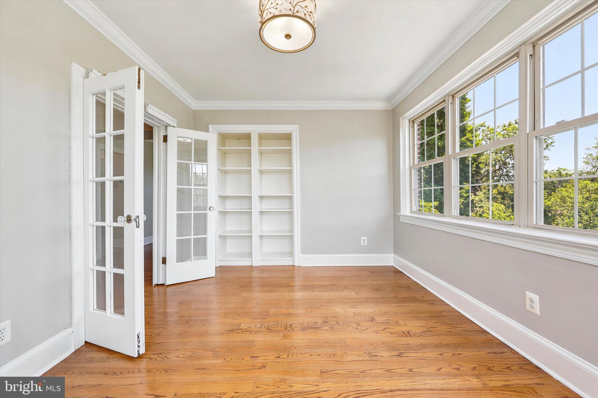 MERION MANOR - Residential