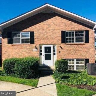 Must see! Move in condition. Come check out this renovated, well maintained condo in the heart of Alexandria. This spacious two level condo boasts an upgraded kitchen with beautiful cabinetry and stainless steel appliances, gleaming hardwood floors, separate dining room and a washer & dryer in the unit. It is a 2 Bedroom with 2 and ½ Bathrooms. The community offers a swimming pool and a tot-lot. Conveniently located off route 1. It is near major routes, shops, restaurants and more!