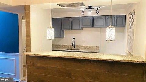 TERRACE TOWNE HOMES OF WOODLAWN - Residential Lease