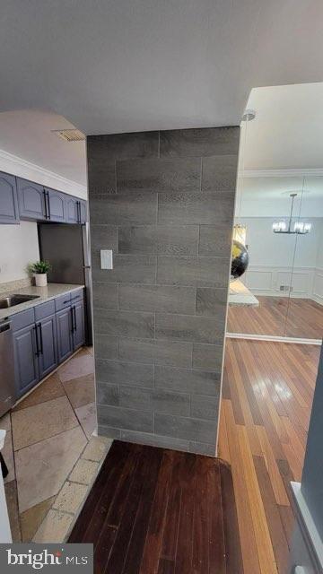 TERRACE TOWNE HOMES OF WOODLAWN - Residential Lease