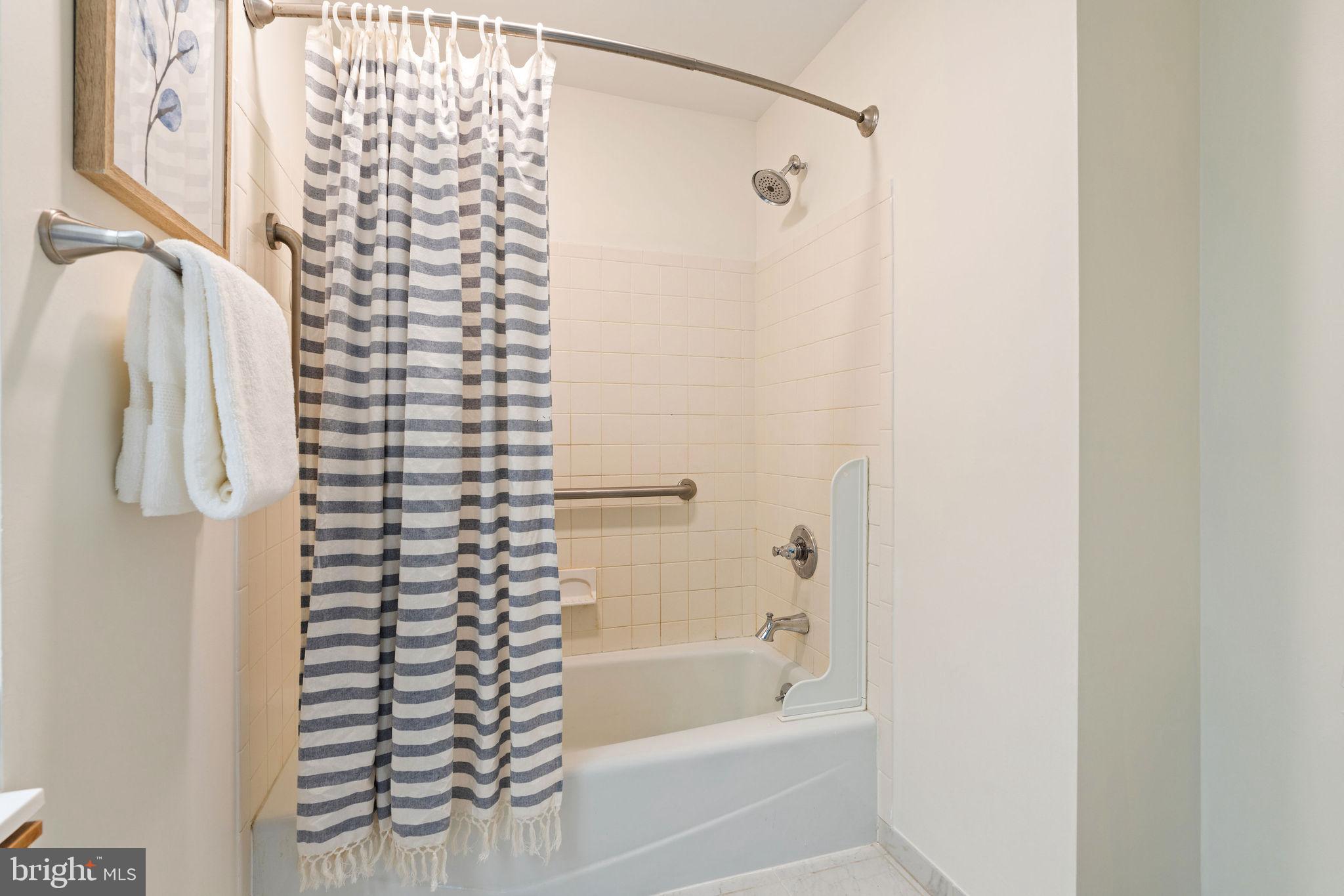 TOWSONGATE CONDOMINIUMS - Residential