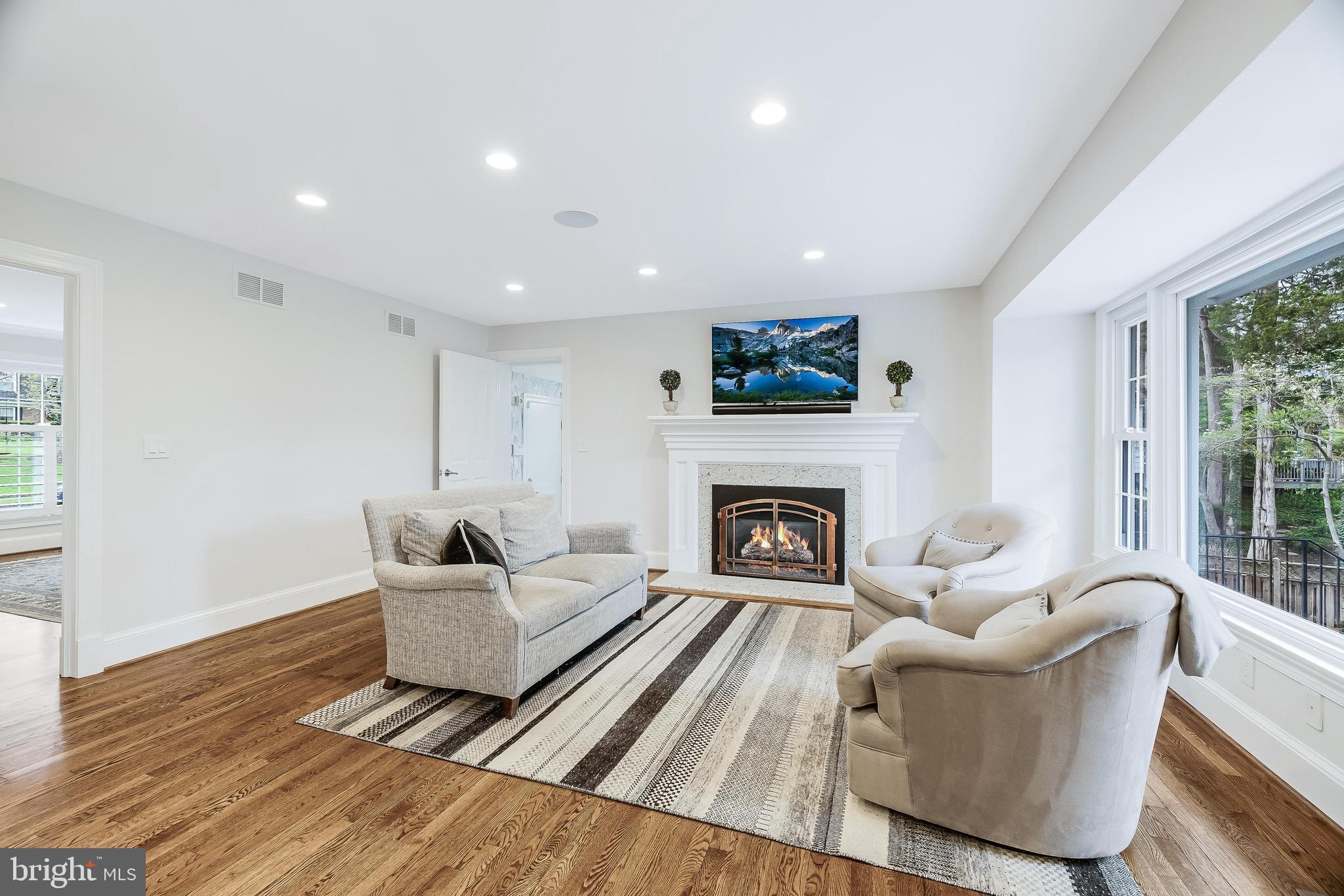 LYNWOOD - Residential