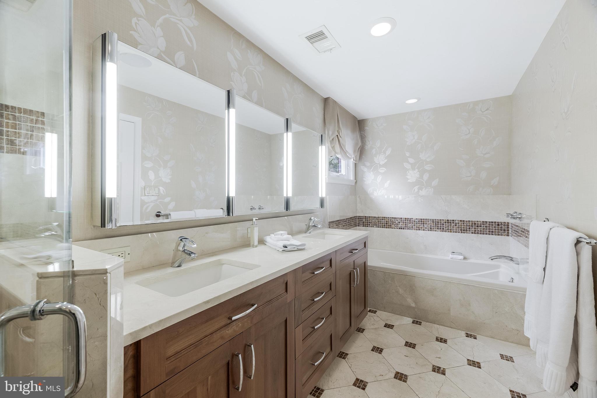LYNWOOD - Residential