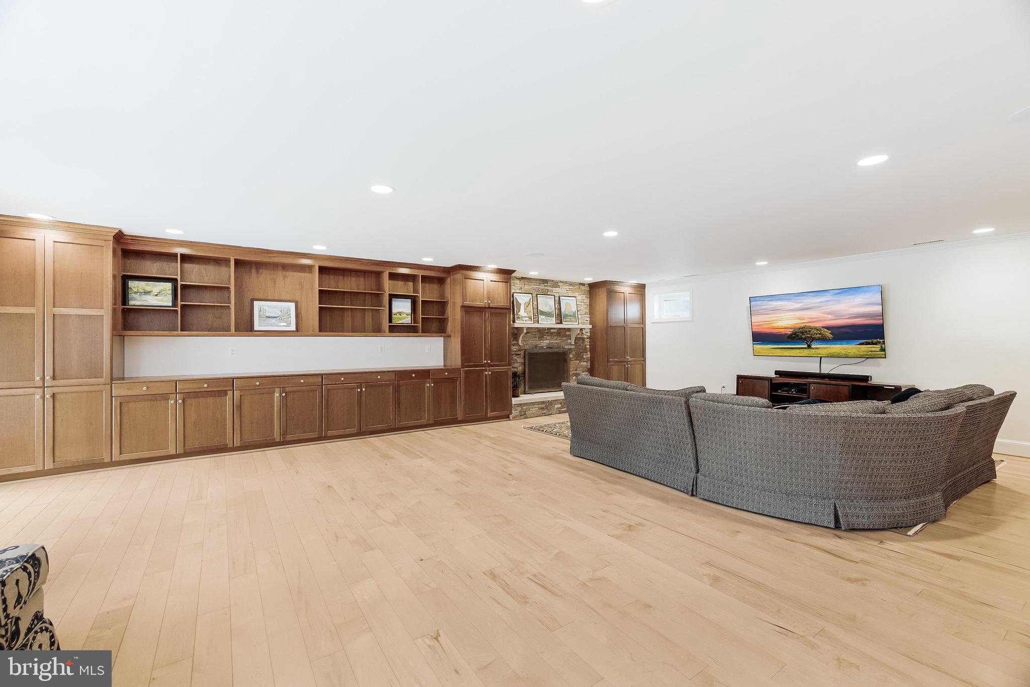 LYNWOOD - Residential