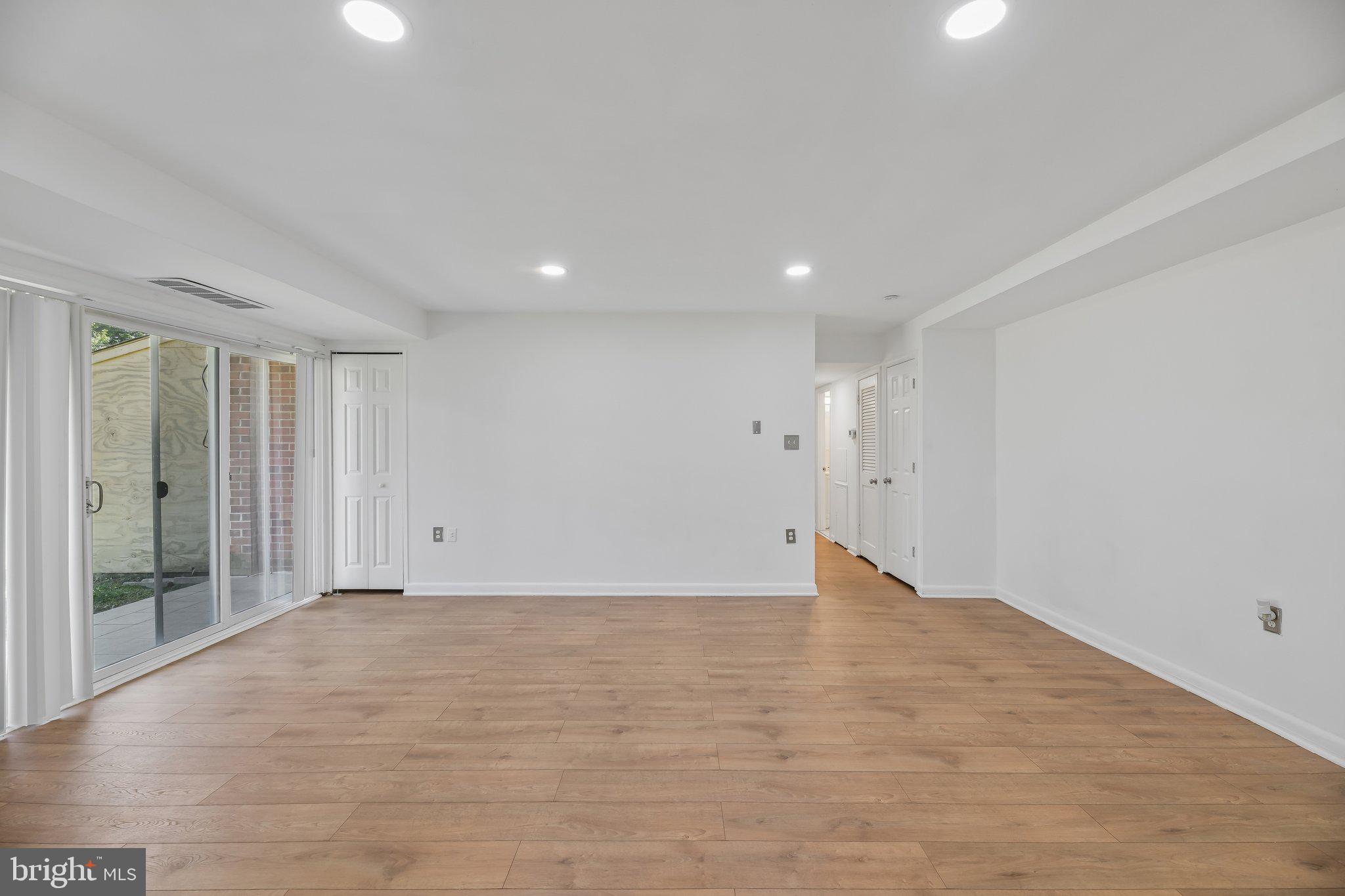 FOREST SPRING CONDO-PHAS - Residential