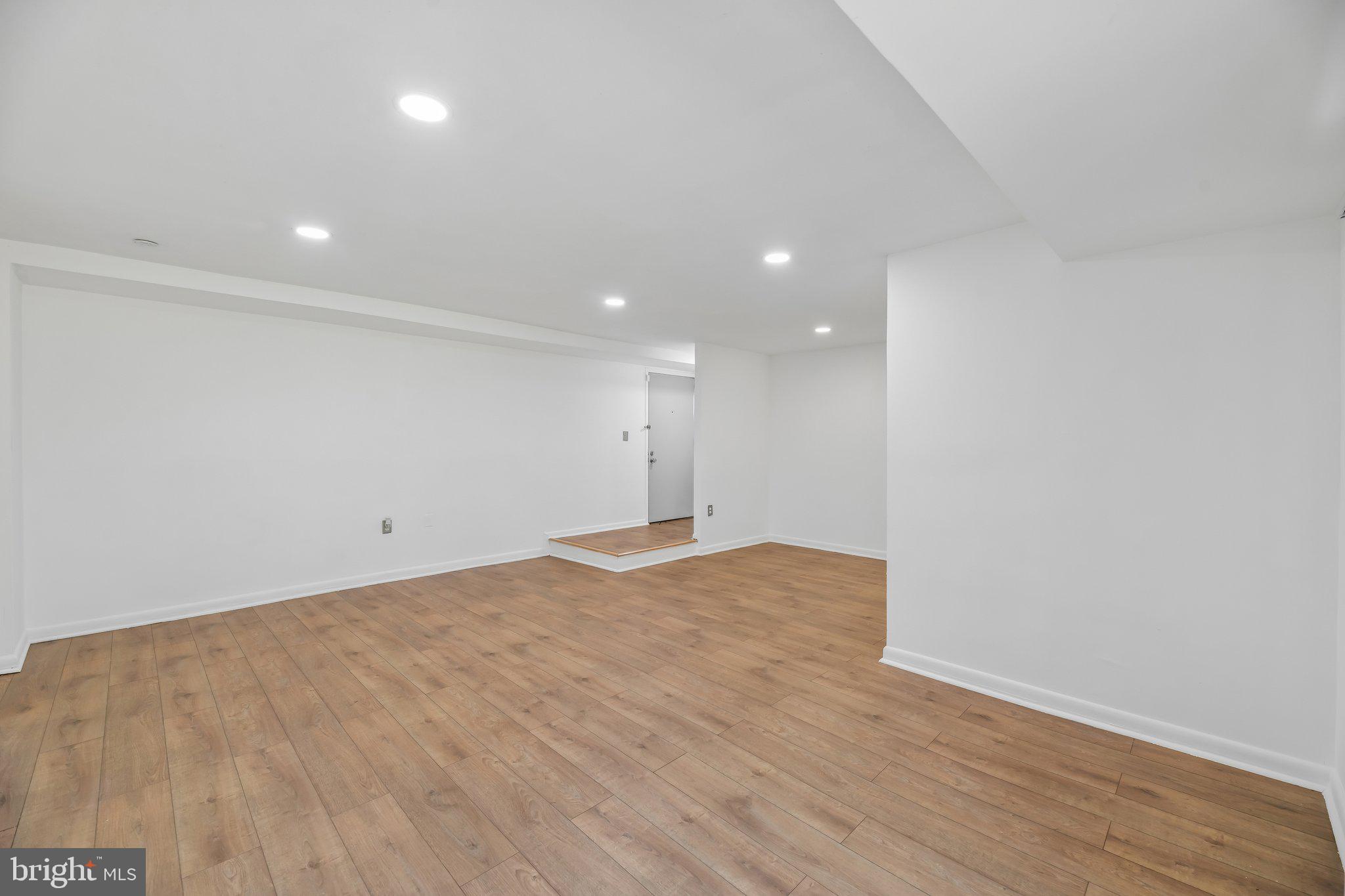 FOREST SPRING CONDO-PHAS - Residential