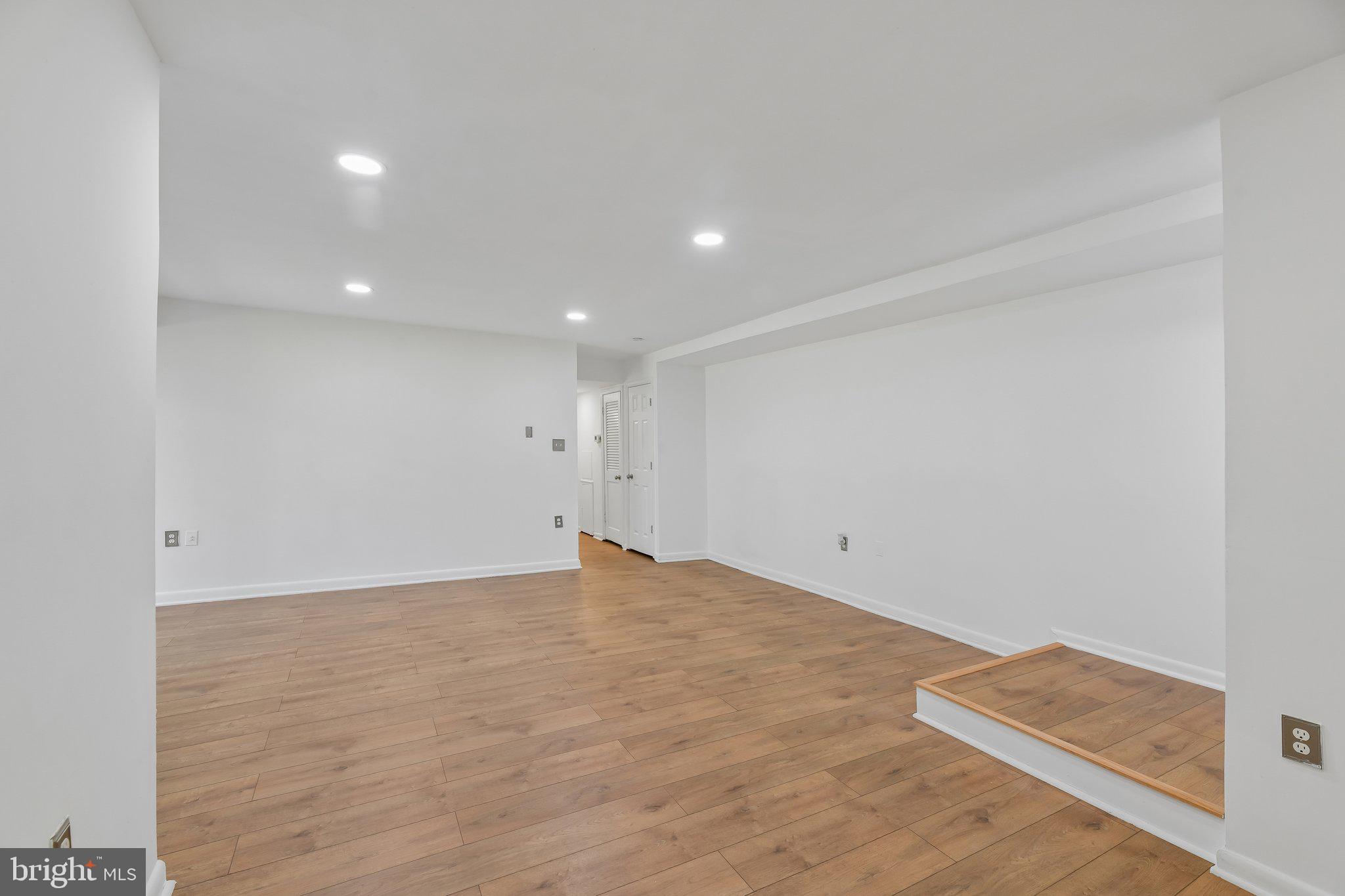FOREST SPRING CONDO-PHAS - Residential