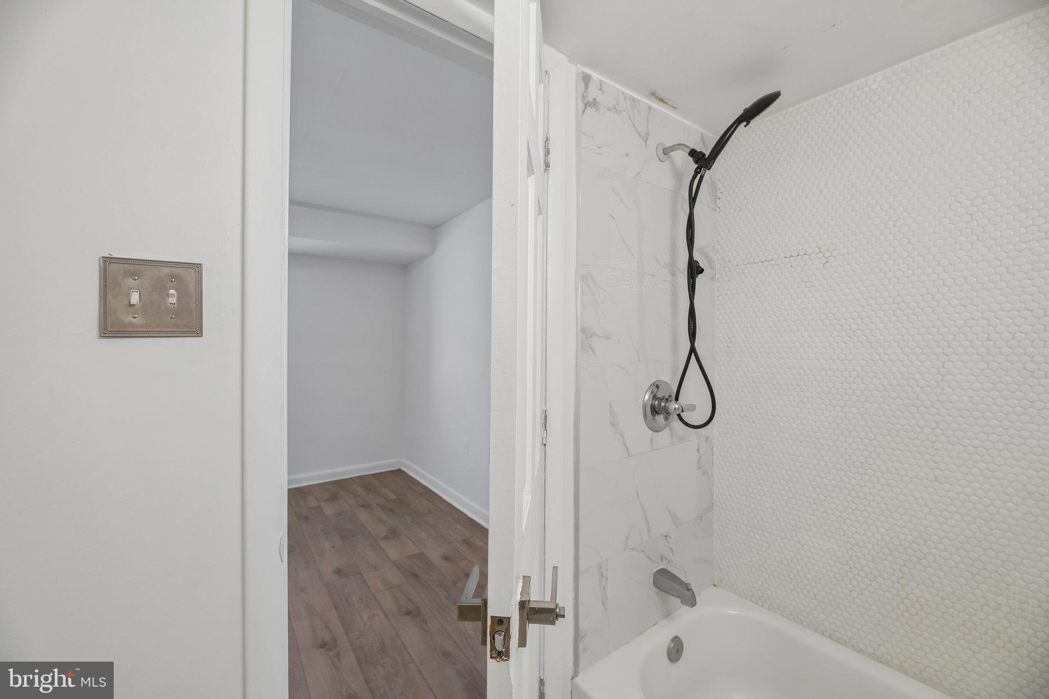 FOREST SPRING CONDO-PHAS - Residential