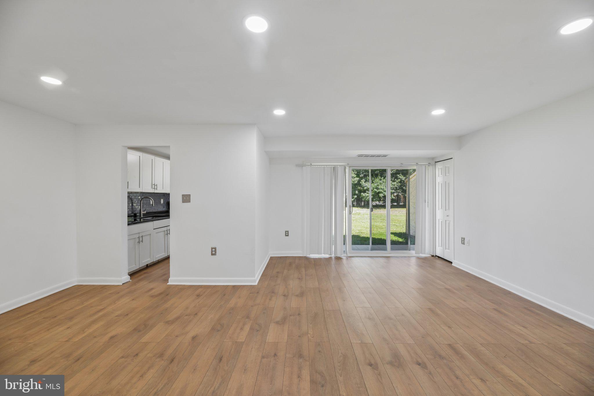 FOREST SPRING CONDO-PHAS - Residential