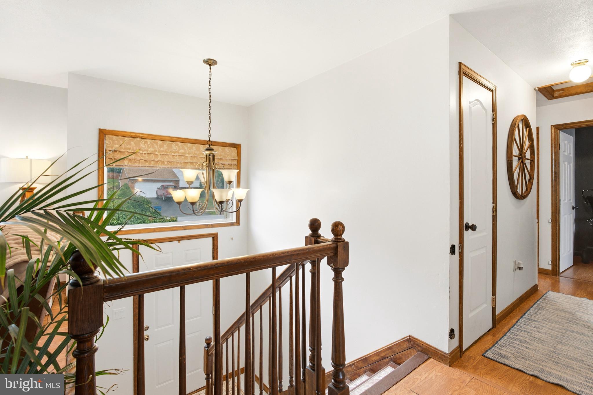 WHISPERING HILLS - Residential