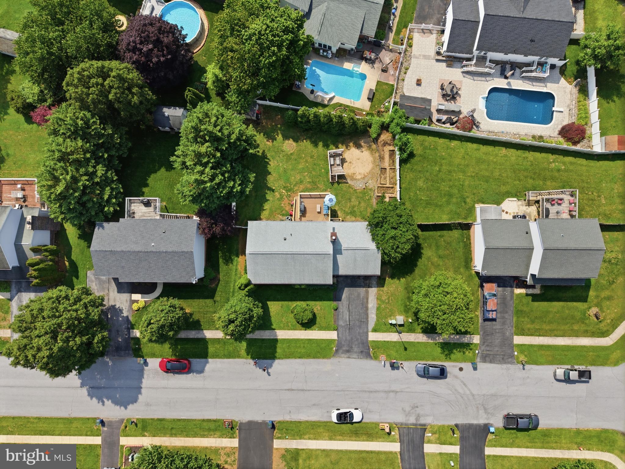 WHISPERING HILLS - Residential