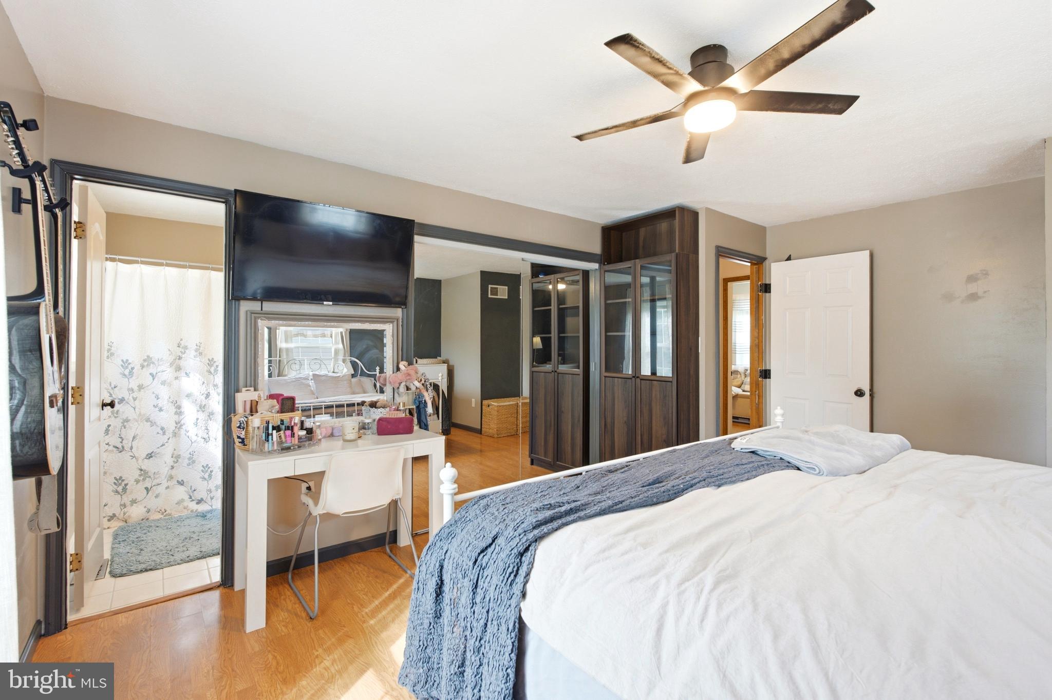 WHISPERING HILLS - Residential
