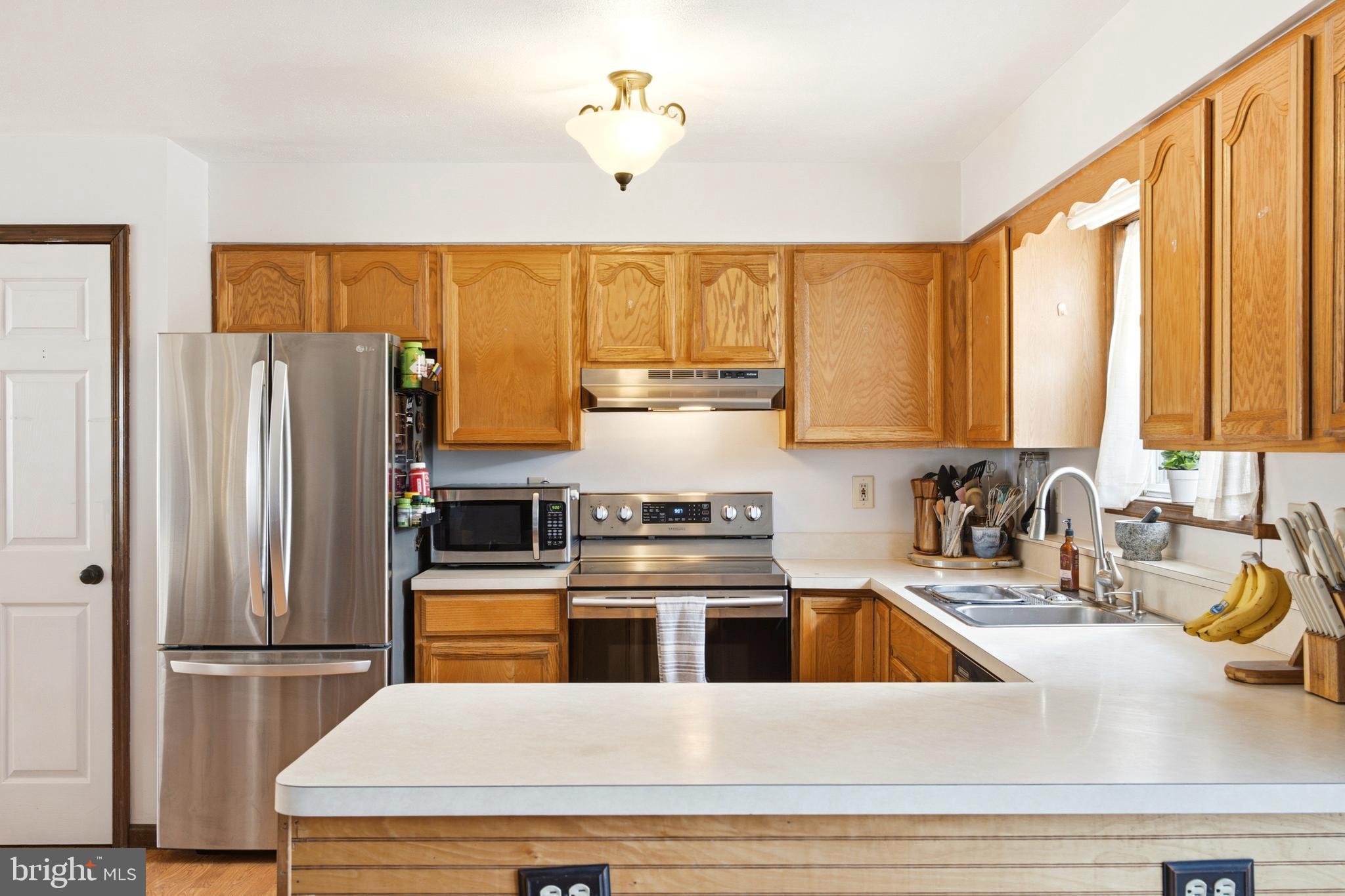 WHISPERING HILLS - Residential