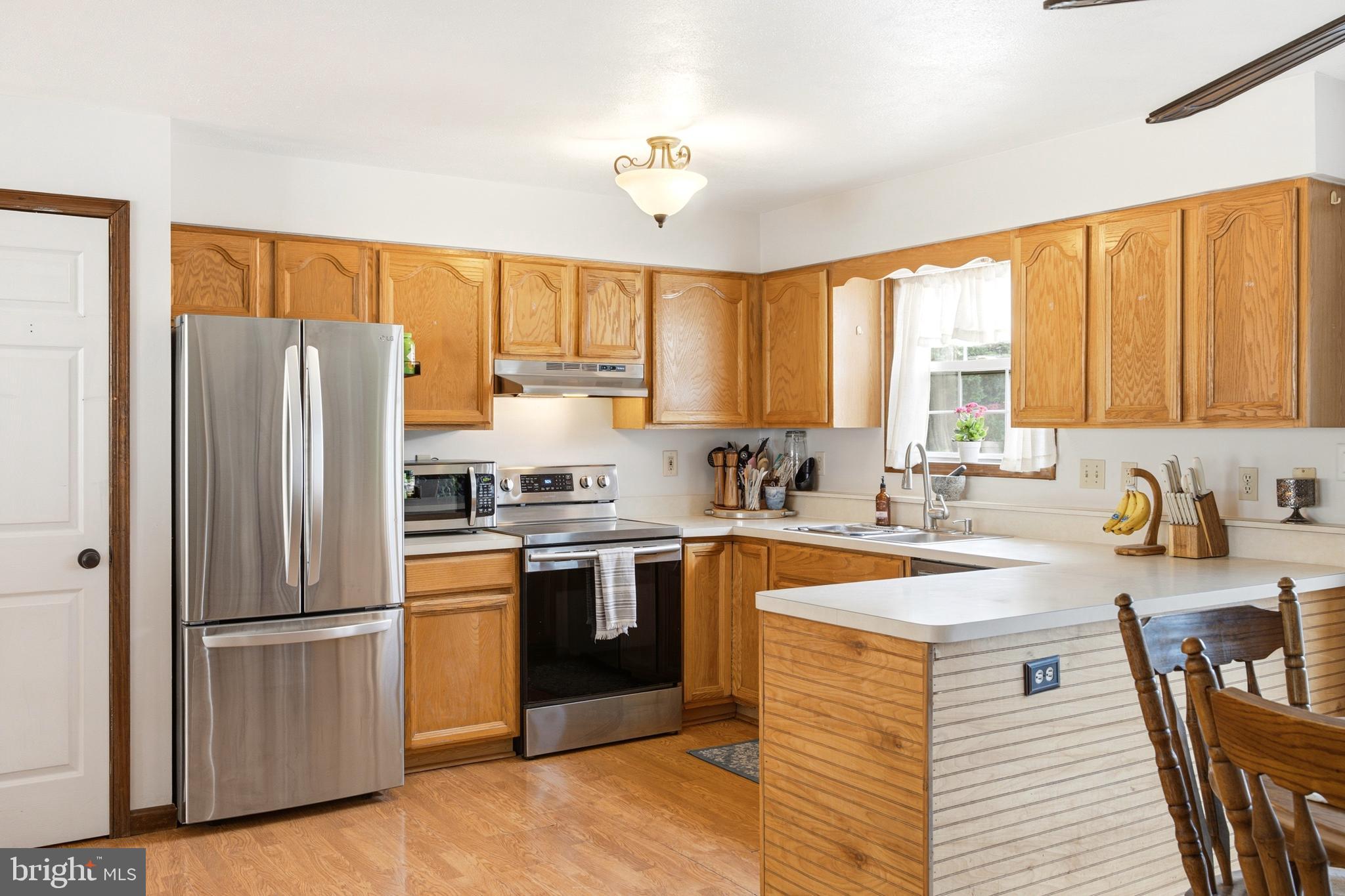 WHISPERING HILLS - Residential