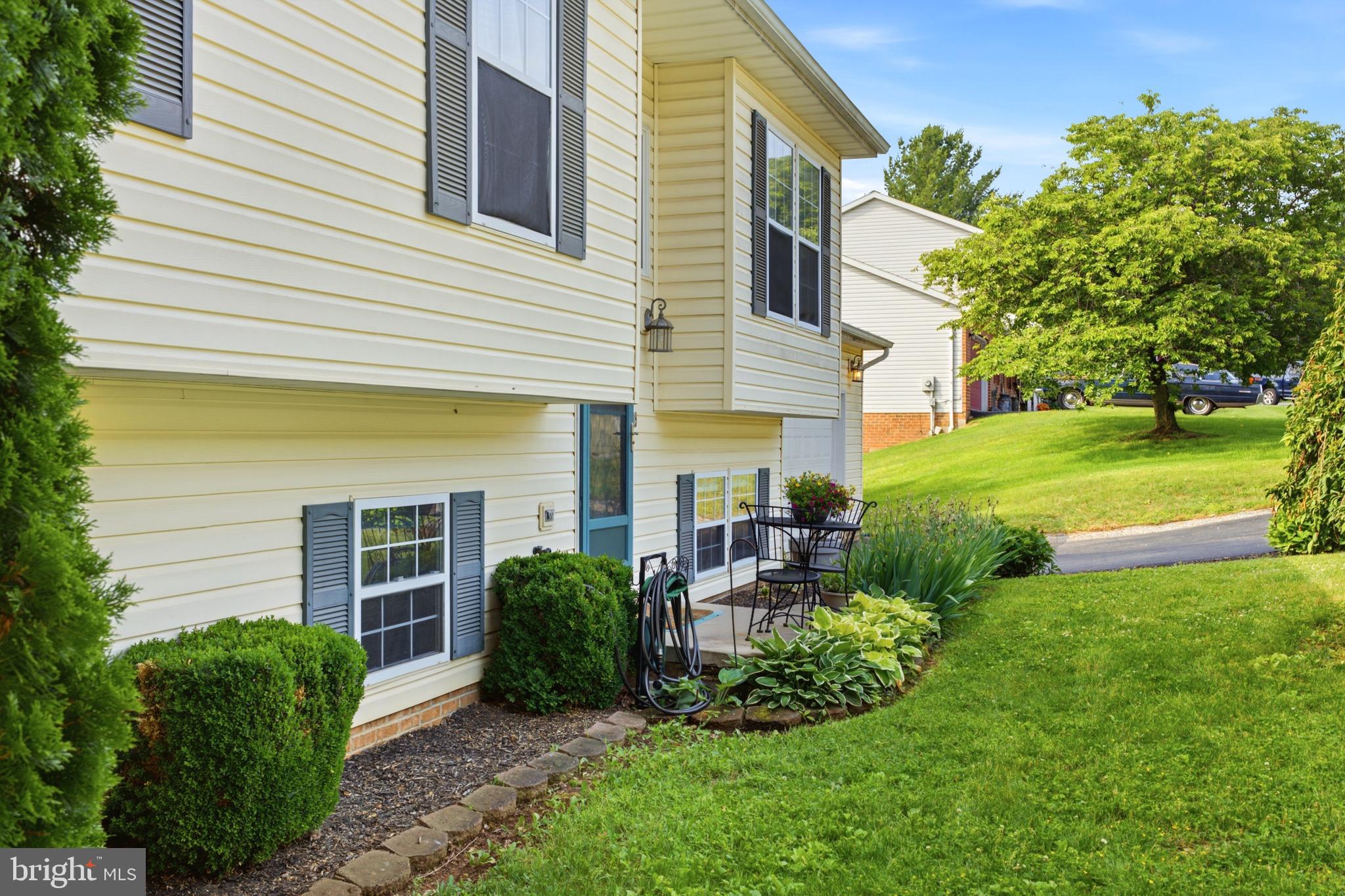 WHISPERING HILLS - Residential