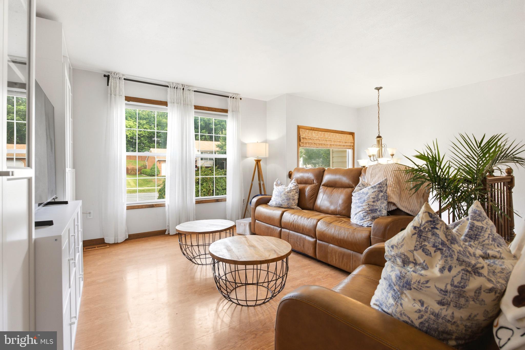 WHISPERING HILLS - Residential