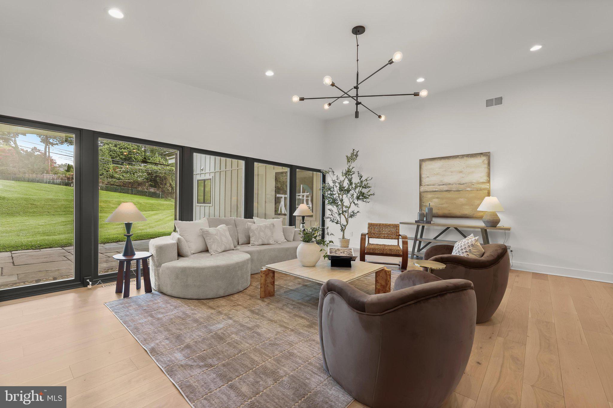 DUMBARTON HEIGHTS - Residential
