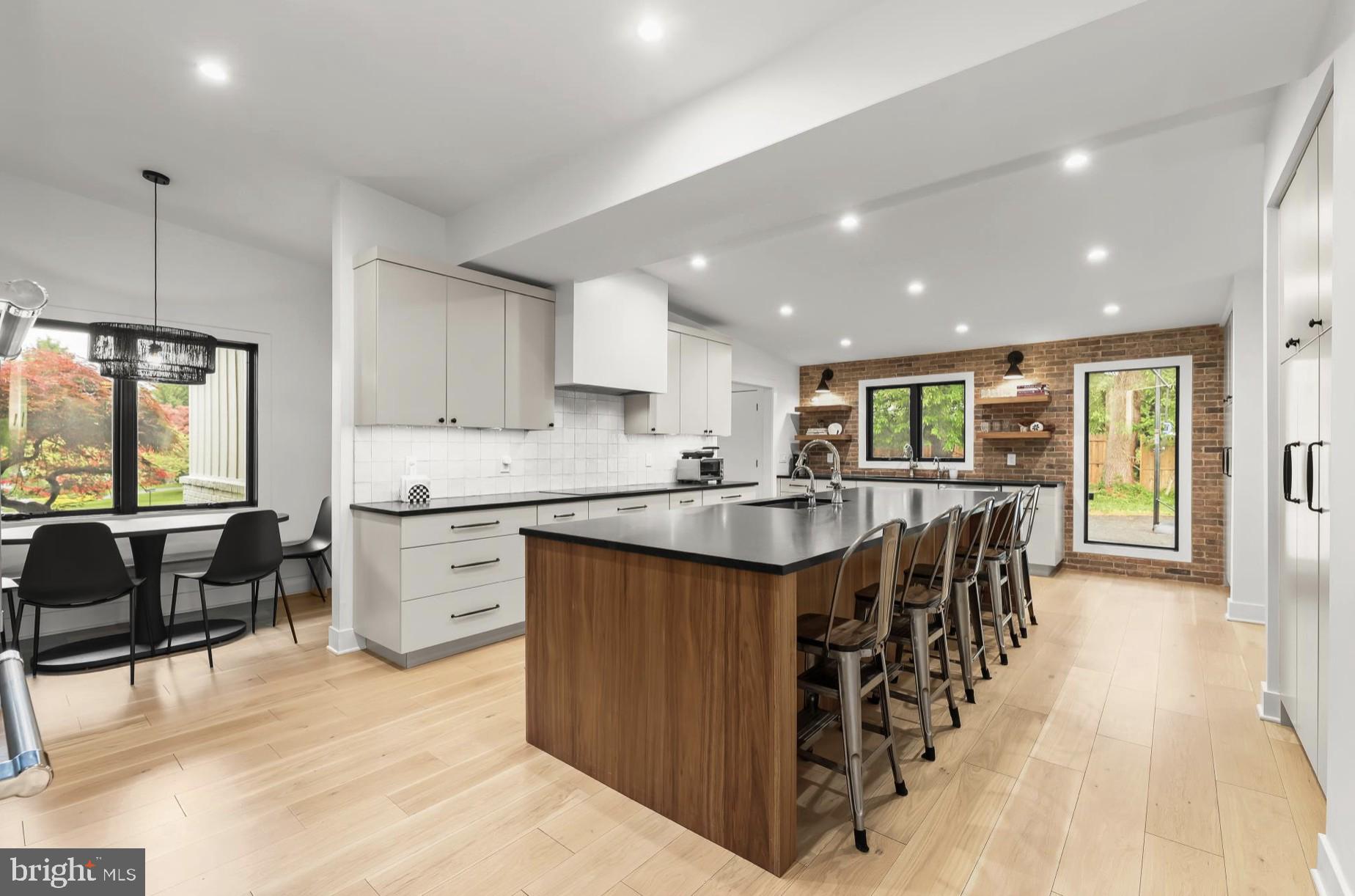 DUMBARTON HEIGHTS - Residential