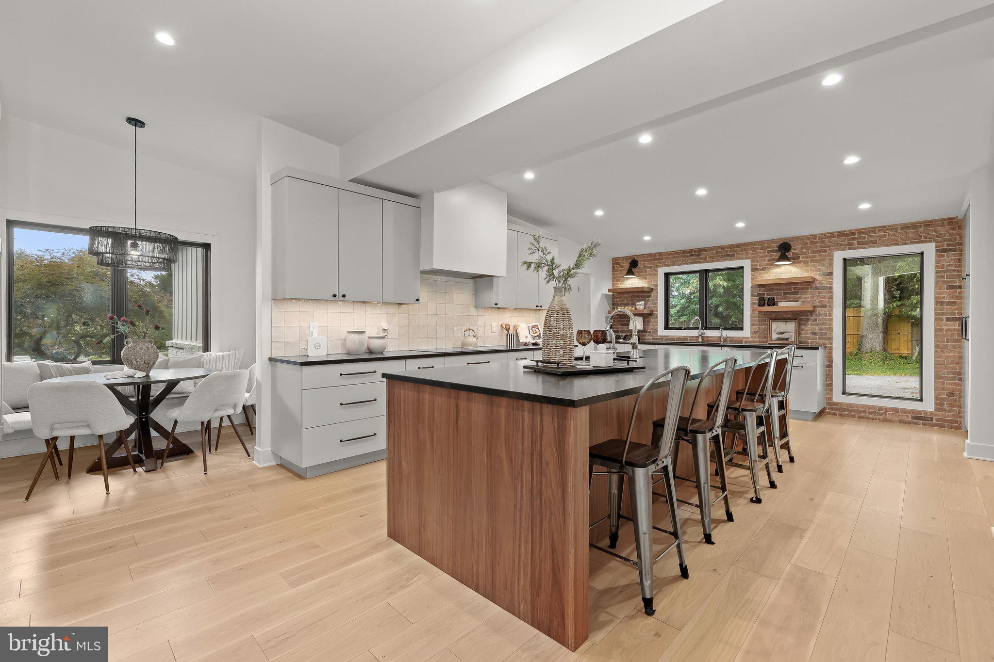 DUMBARTON HEIGHTS - Residential