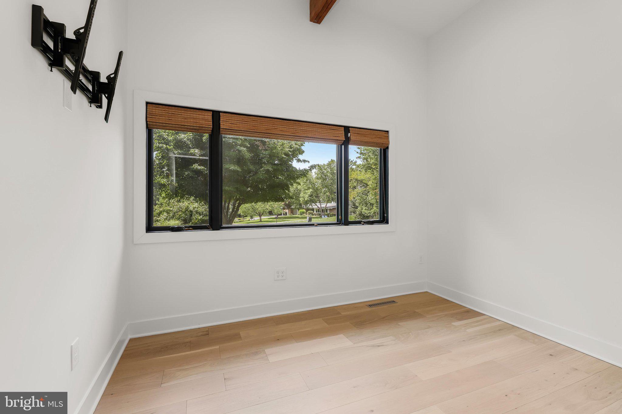 DUMBARTON HEIGHTS - Residential