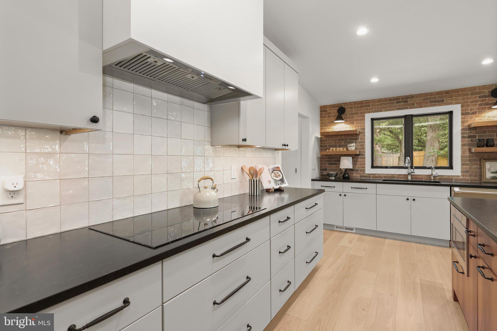 DUMBARTON HEIGHTS - Residential