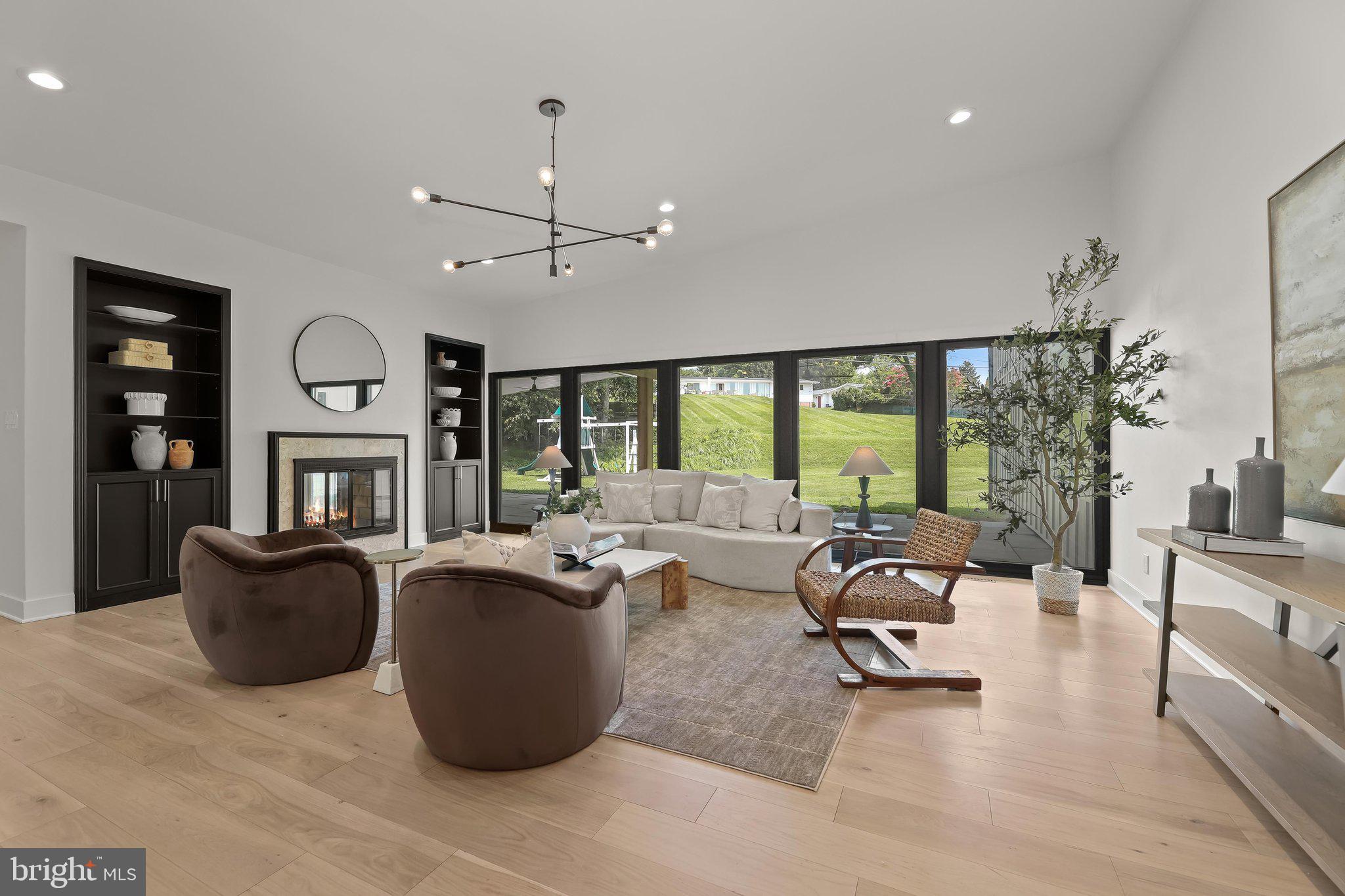 DUMBARTON HEIGHTS - Residential
