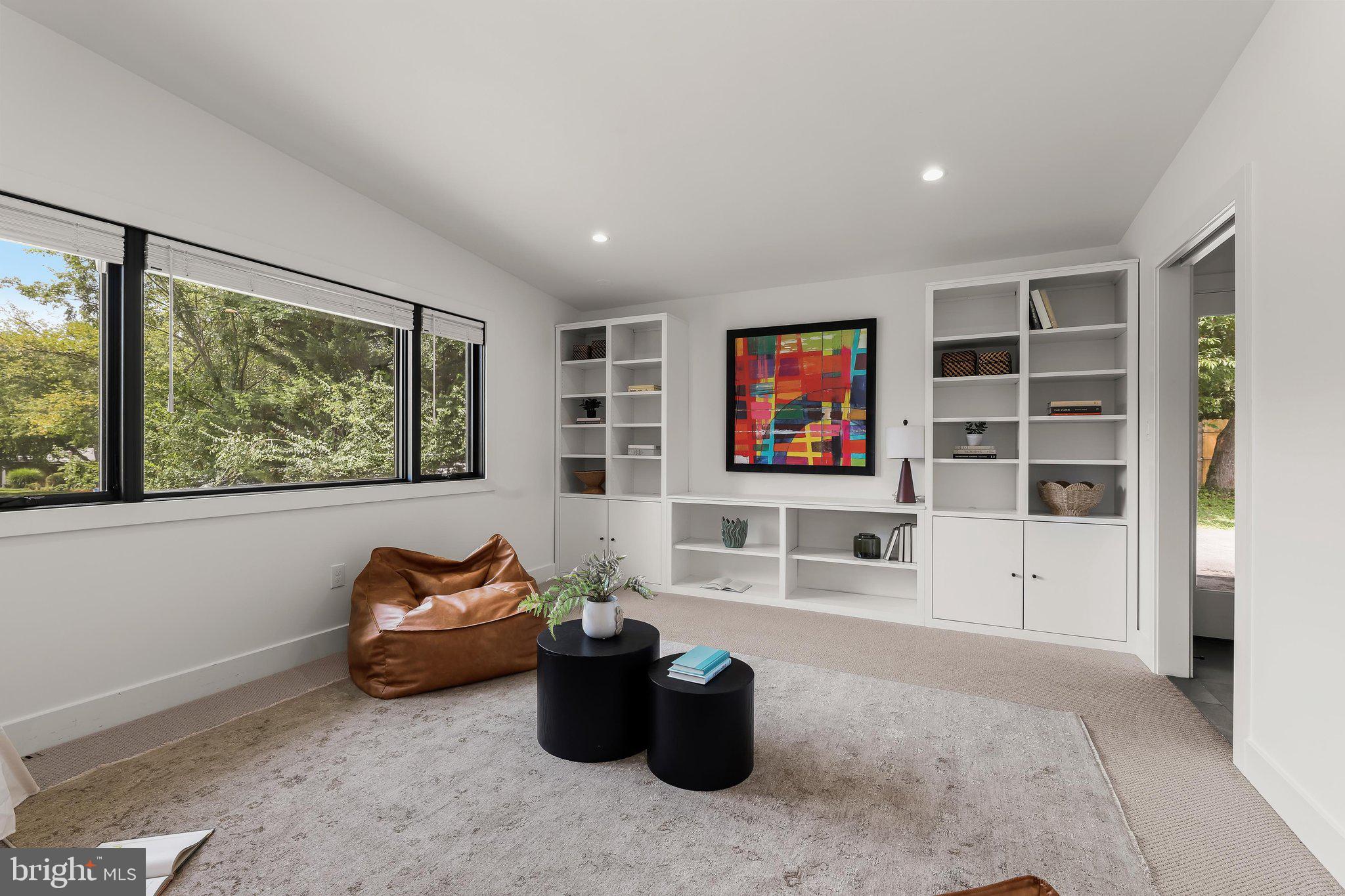DUMBARTON HEIGHTS - Residential