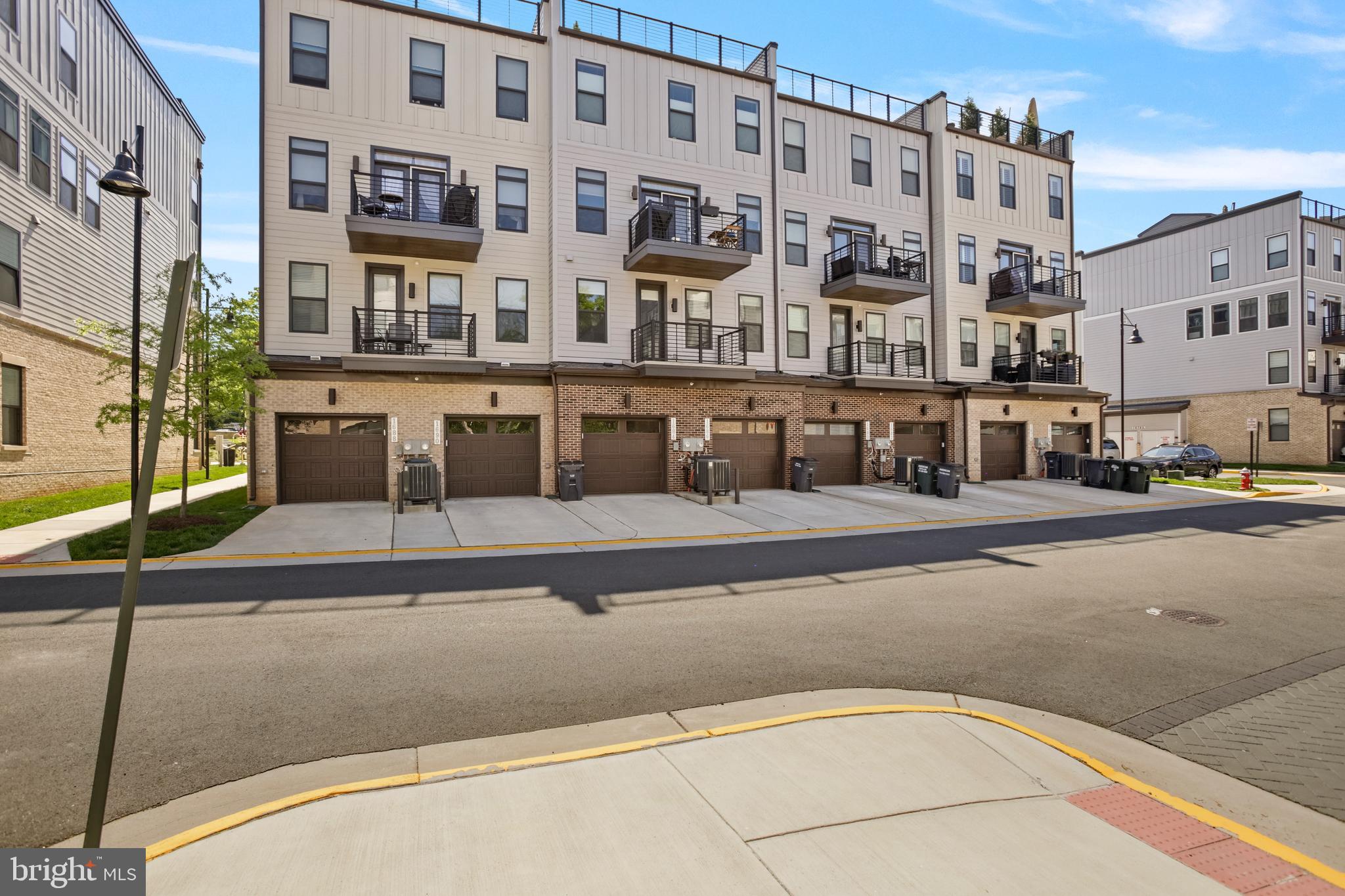 RESTON - Residential
