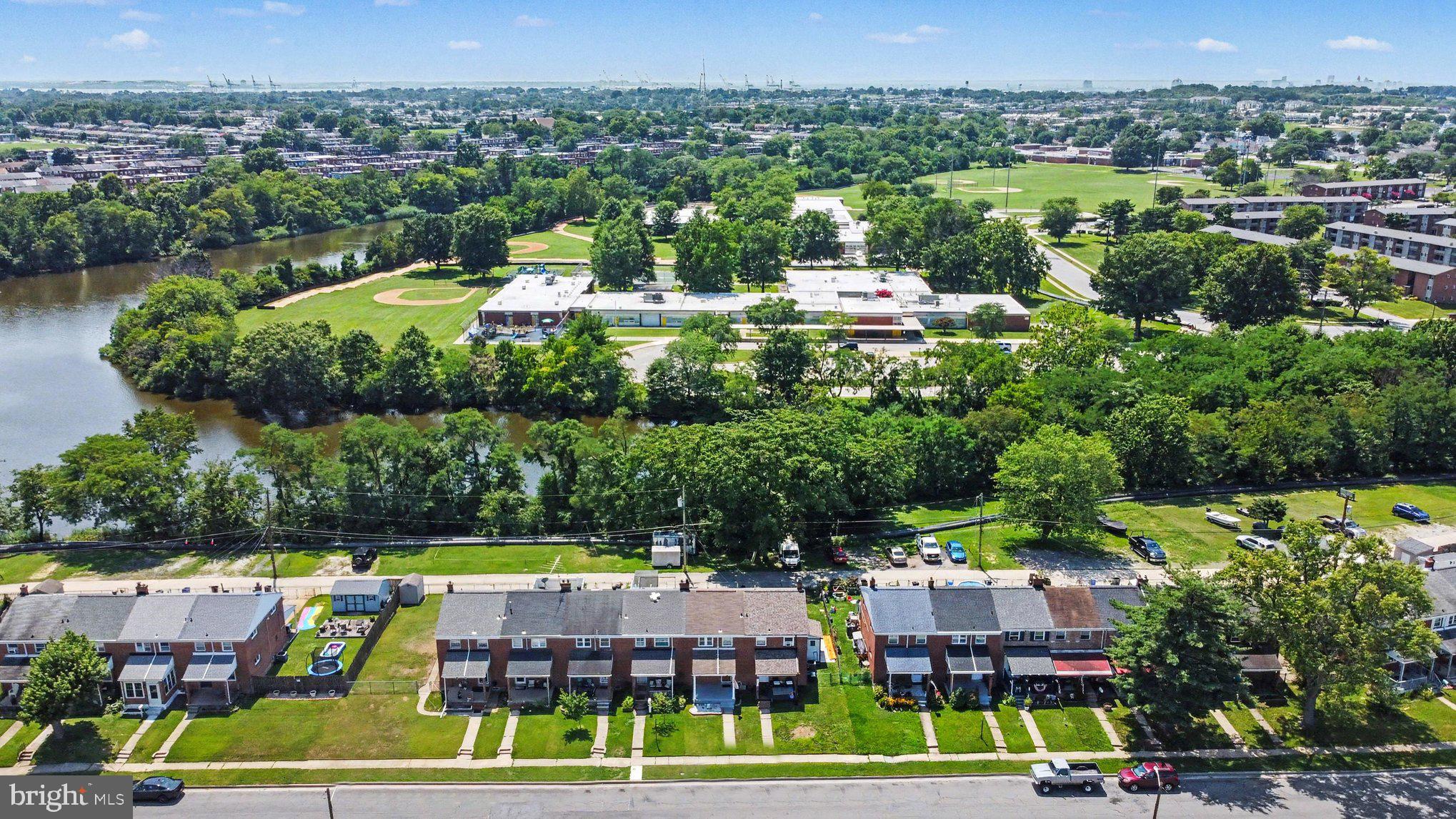 CHARLESMONT - Residential