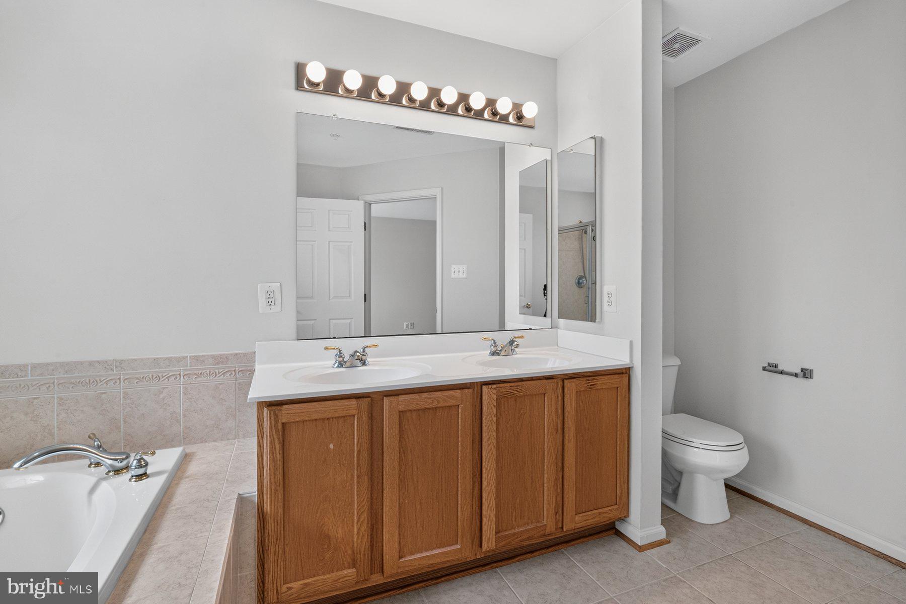 GLENBROOK - Residential