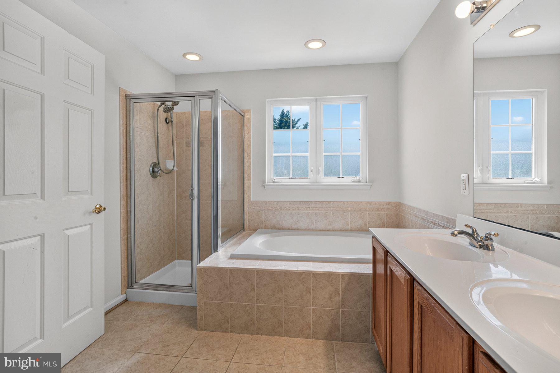 GLENBROOK - Residential